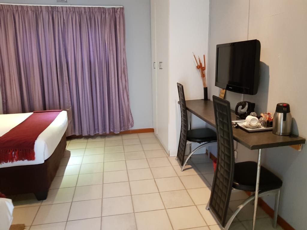 Batho Pele Lodge Gaborone Kültér fotó