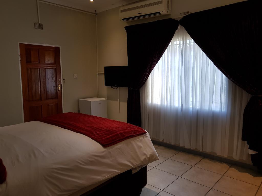 Batho Pele Lodge Gaborone Kültér fotó